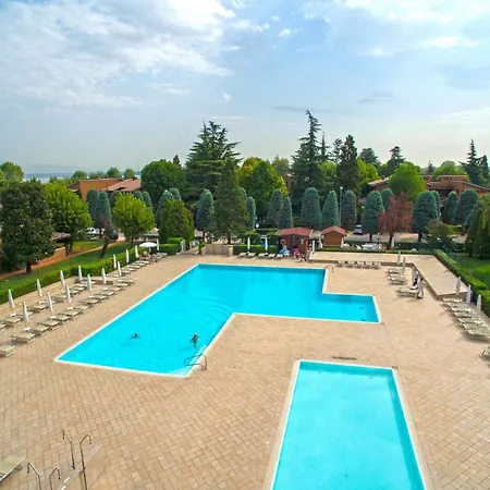 Punta Gro' P1 7 By Wonderful Italy * Сирмионе